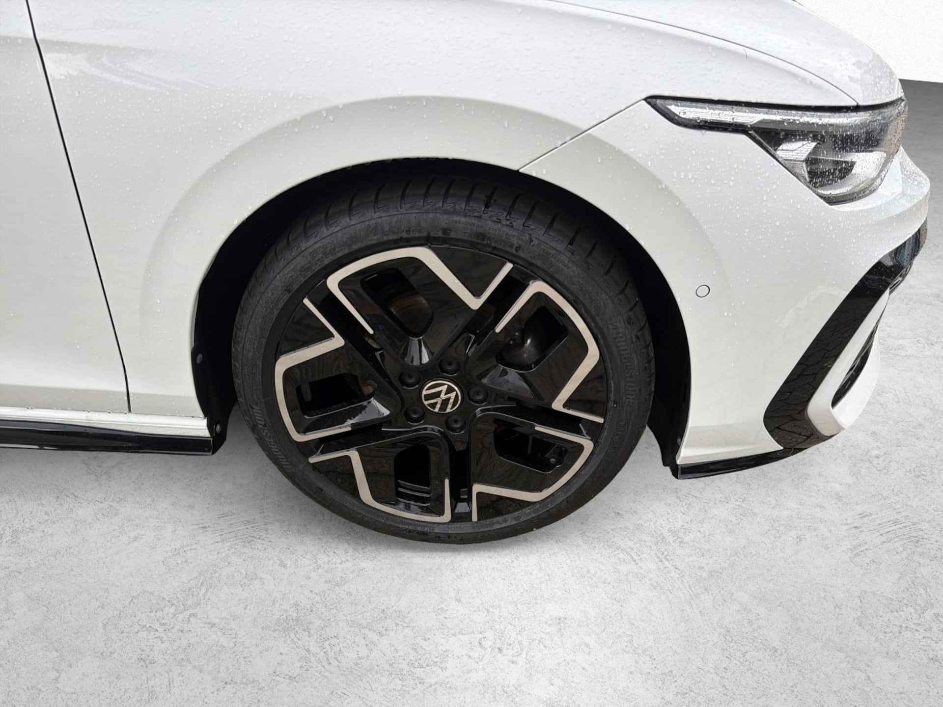 Volkswagen Golf R-Line
