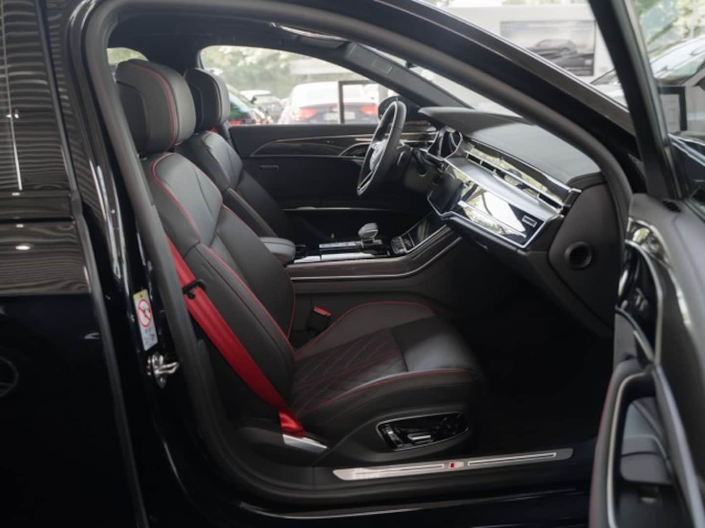 Bild über Audi S8 TFSI quattro tiptronic - für weitere Informationen kontaktieren Sie den Audi Partner