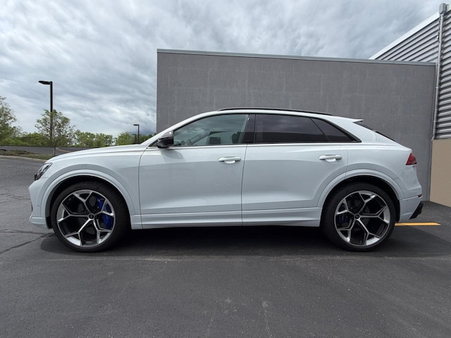 2026 Audi RS Q8 SUV performance