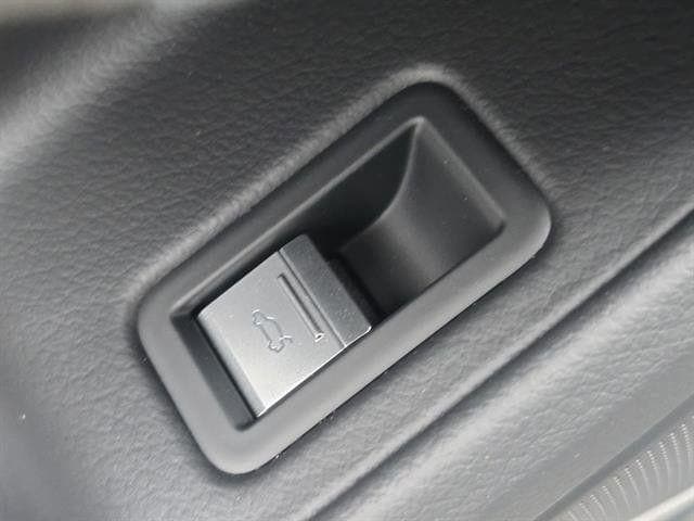 2025 Audi S8 Base - Photo 27