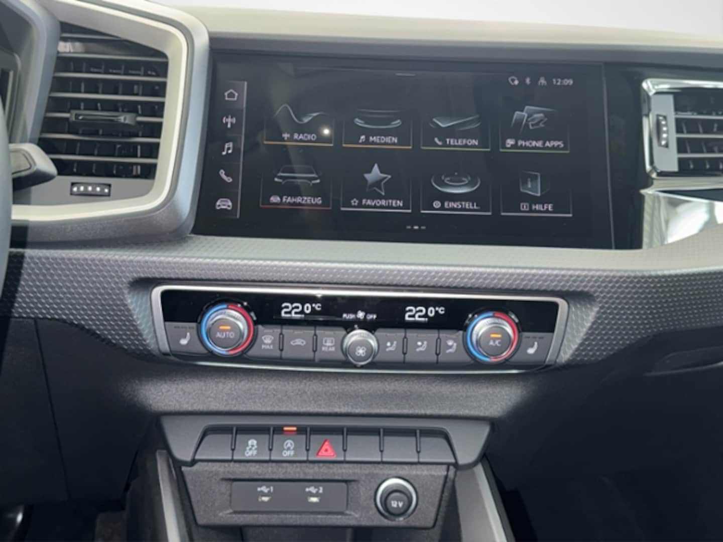 Bild über Audi A1 allstreet 25 TFSI Schaltgetriebe - für weitere Informationen kontaktieren Sie den Audi Partner