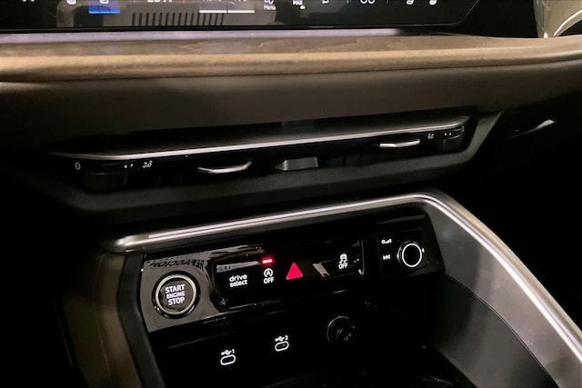 2025 Audi New Q5 Premium Plus - Photo 14