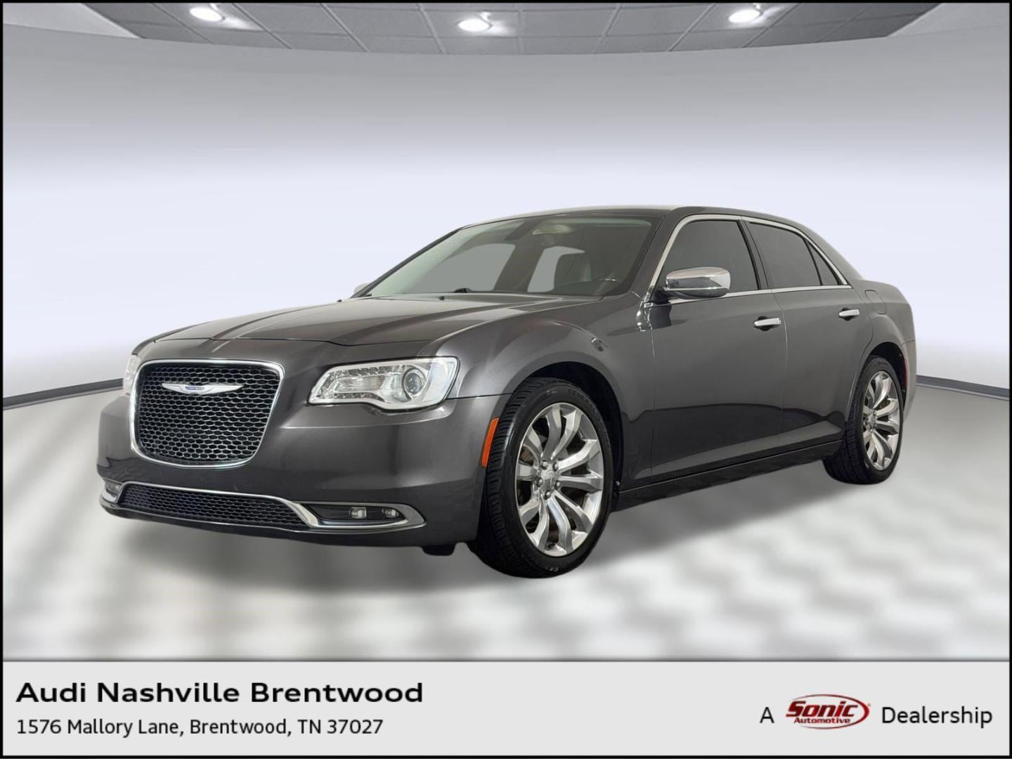2019 Chrysler 300 Limited's photo