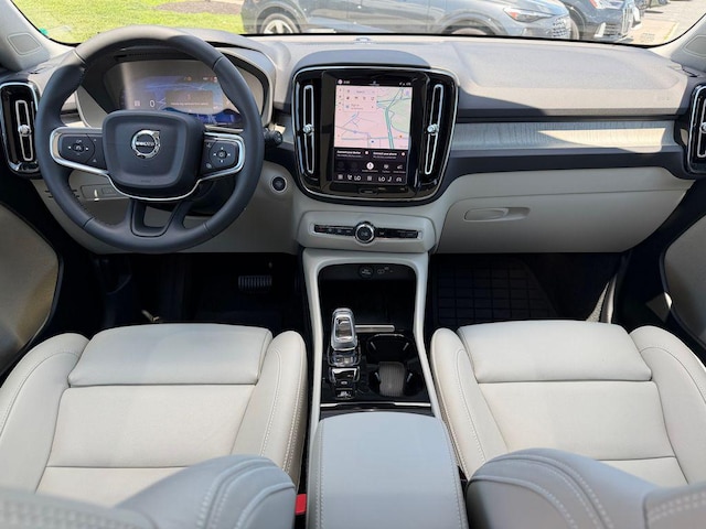 2024 Volvo XC40