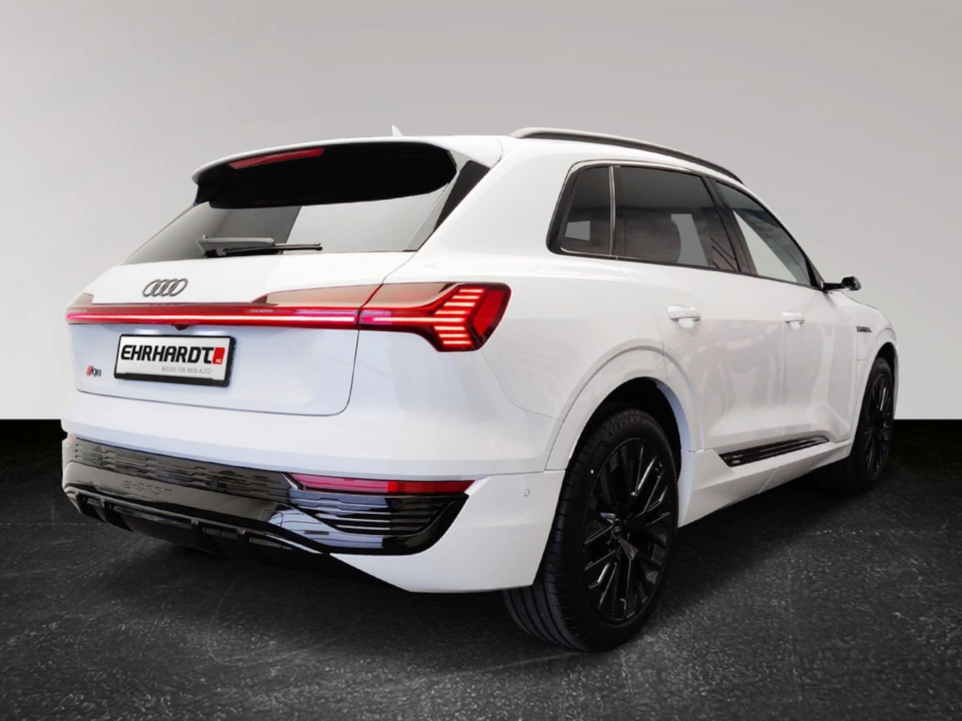 Audi Q8 e-tron S line