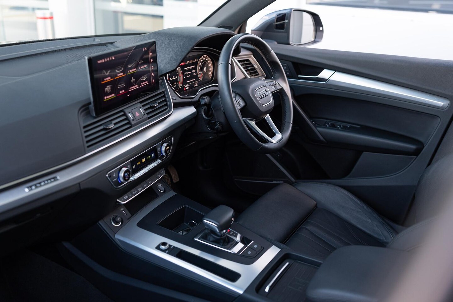Image about Audi Q5 Sport 40 TDI quattro S tronic