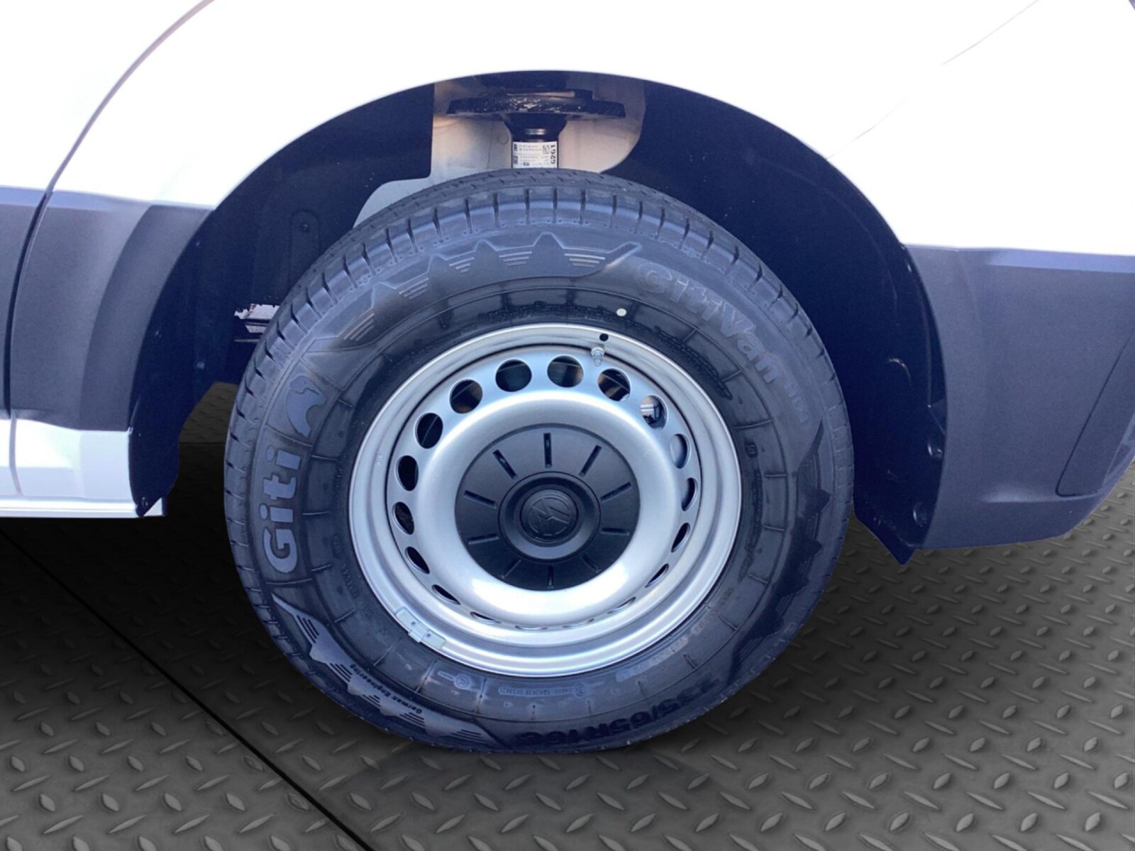 Volkswagen Crafter Kasten mittlerer Radstand – Bild 10