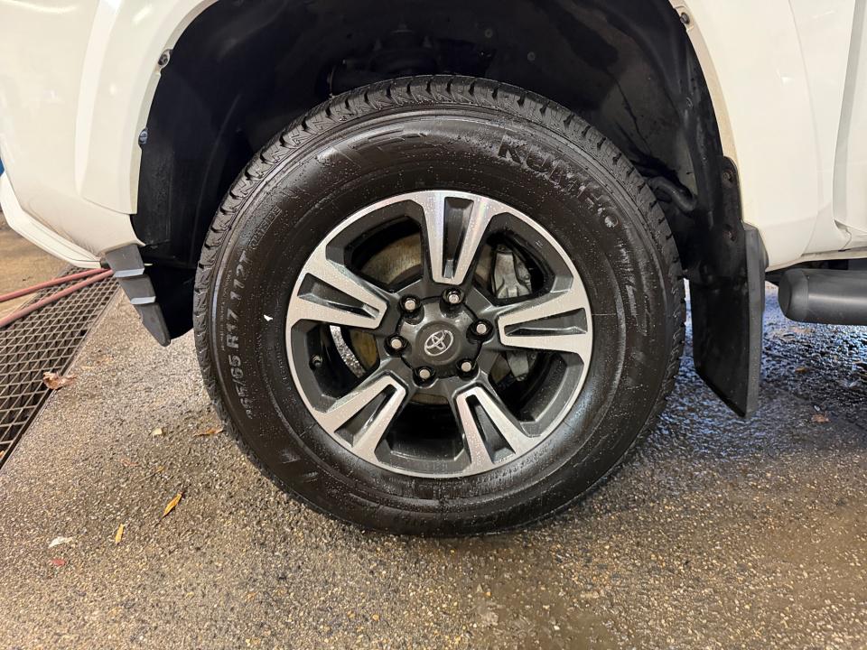2019 Toyota Tacoma TRD Sport - Photo 31