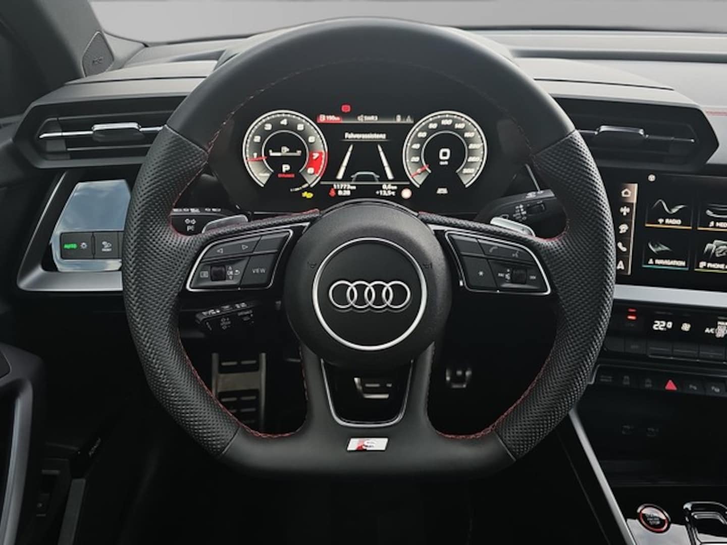 Bild über Audi S3 Limousine TFSI quattro S tronic - für weitere Informationen kontaktieren Sie den Audi Partner
