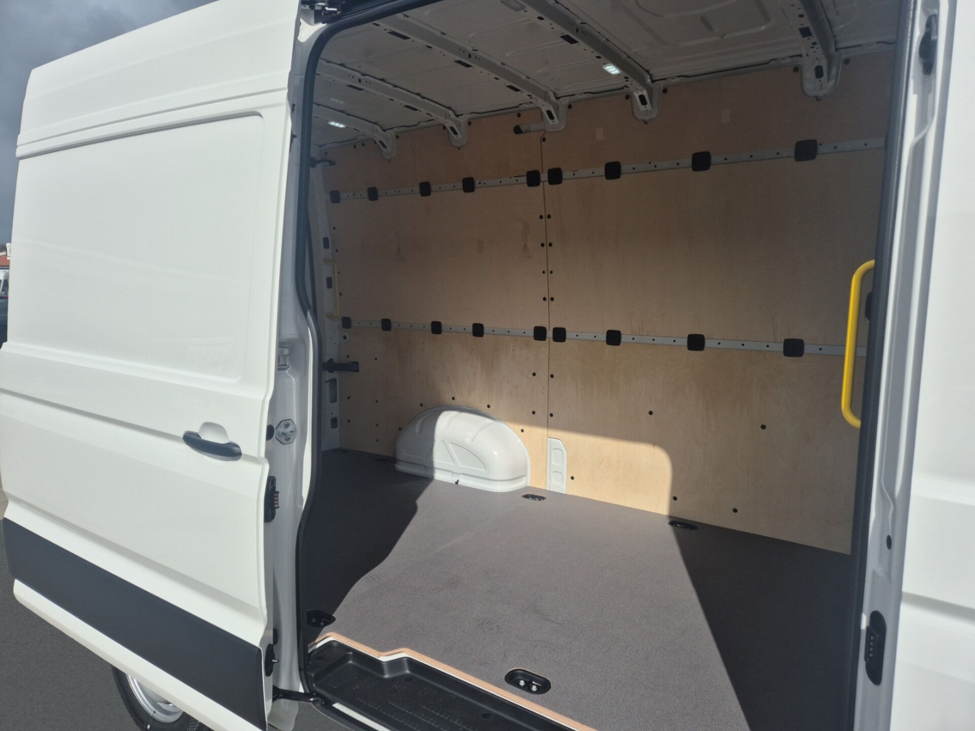 Volkswagen Crafter Kasten mittlerer Radstand