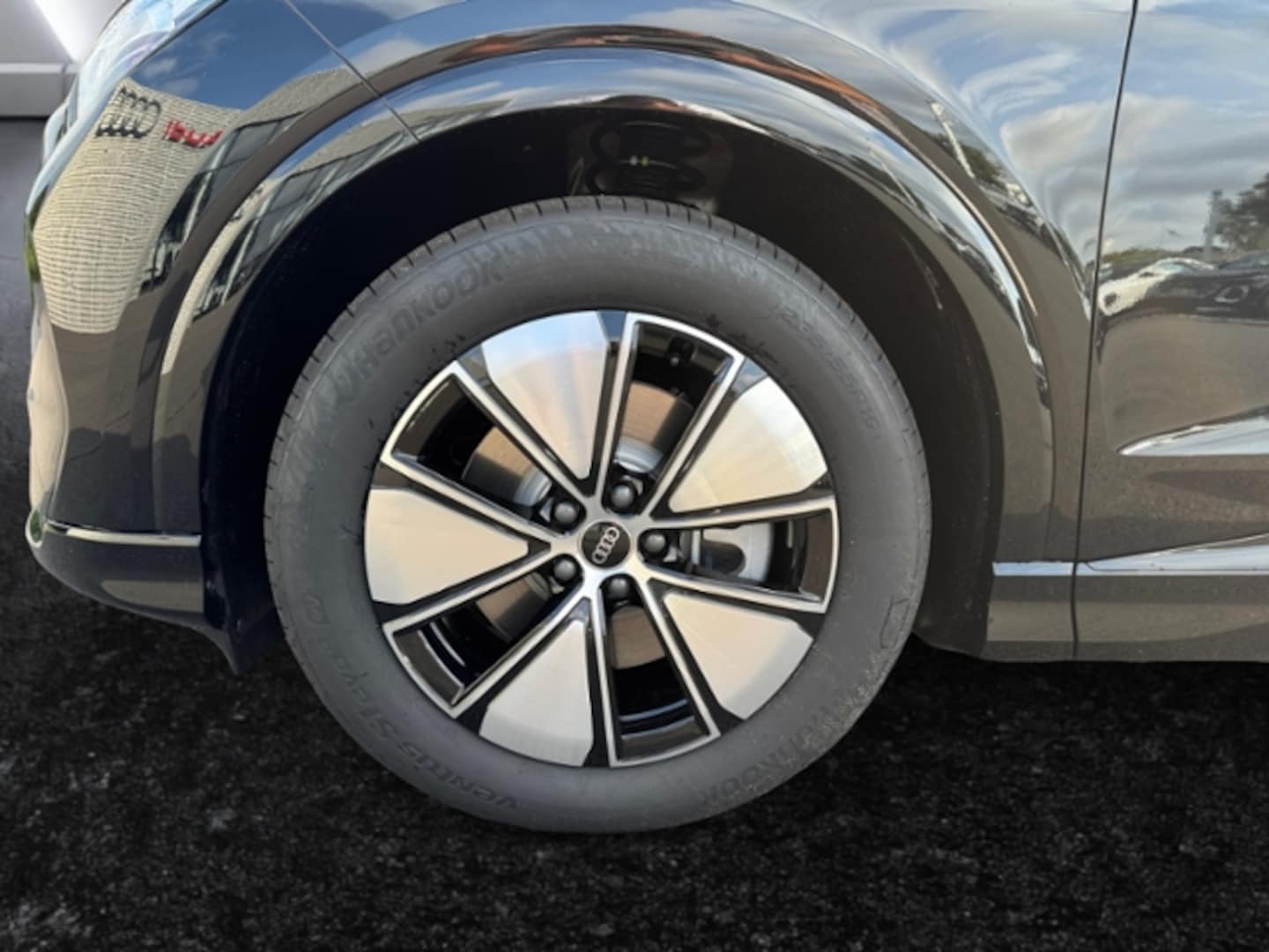 Bild über Audi Q4 SUV e-tron e-tron performance 210 kW - für weitere Informationen kontaktieren Sie den Audi Partner