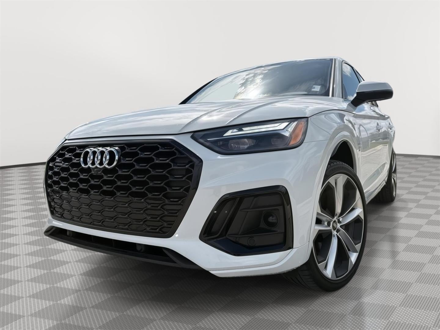 2023 Audi Q5 Sportback 45 Premium Plus's photo
