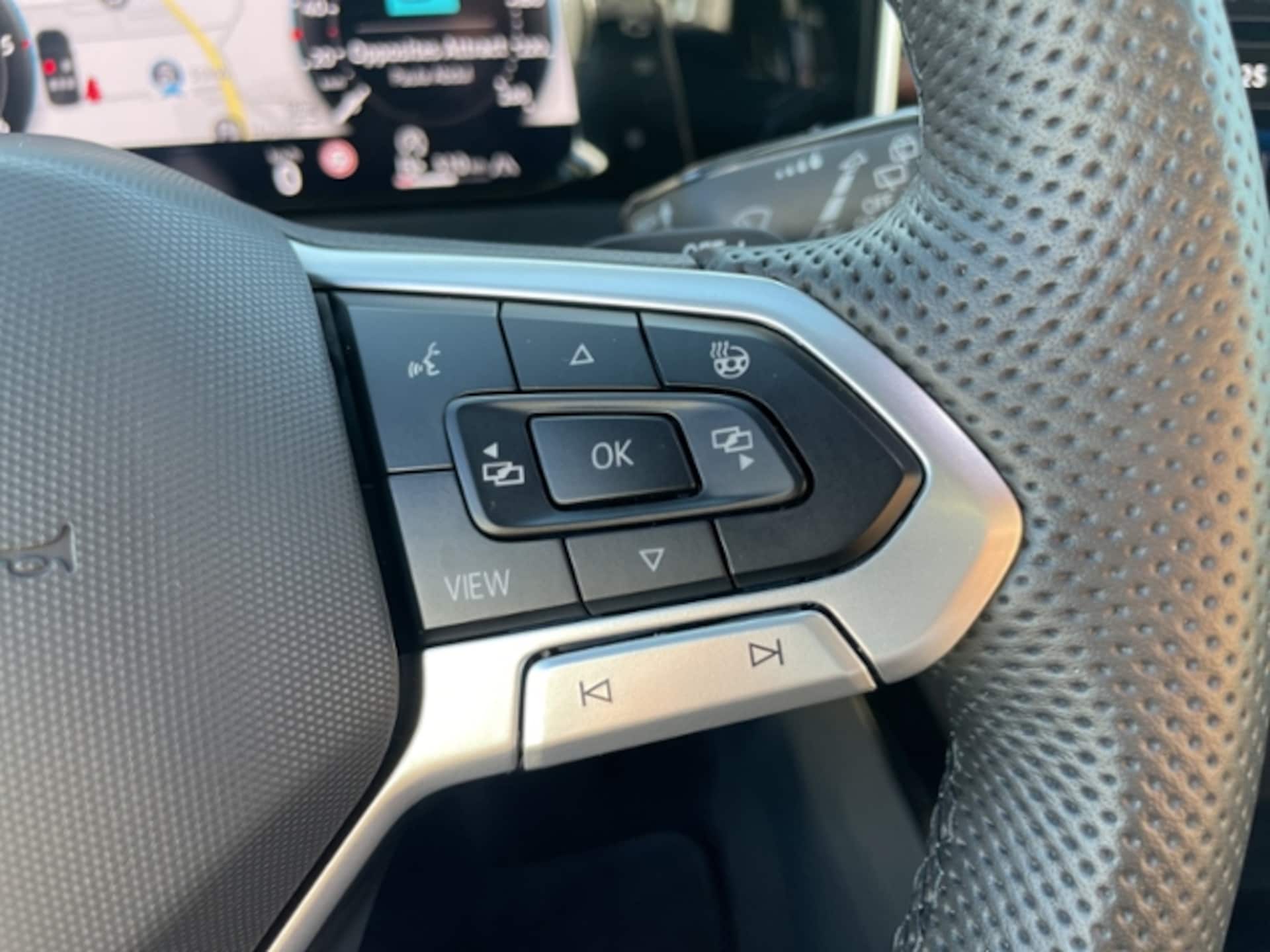 Volkswagen Golf R-Line