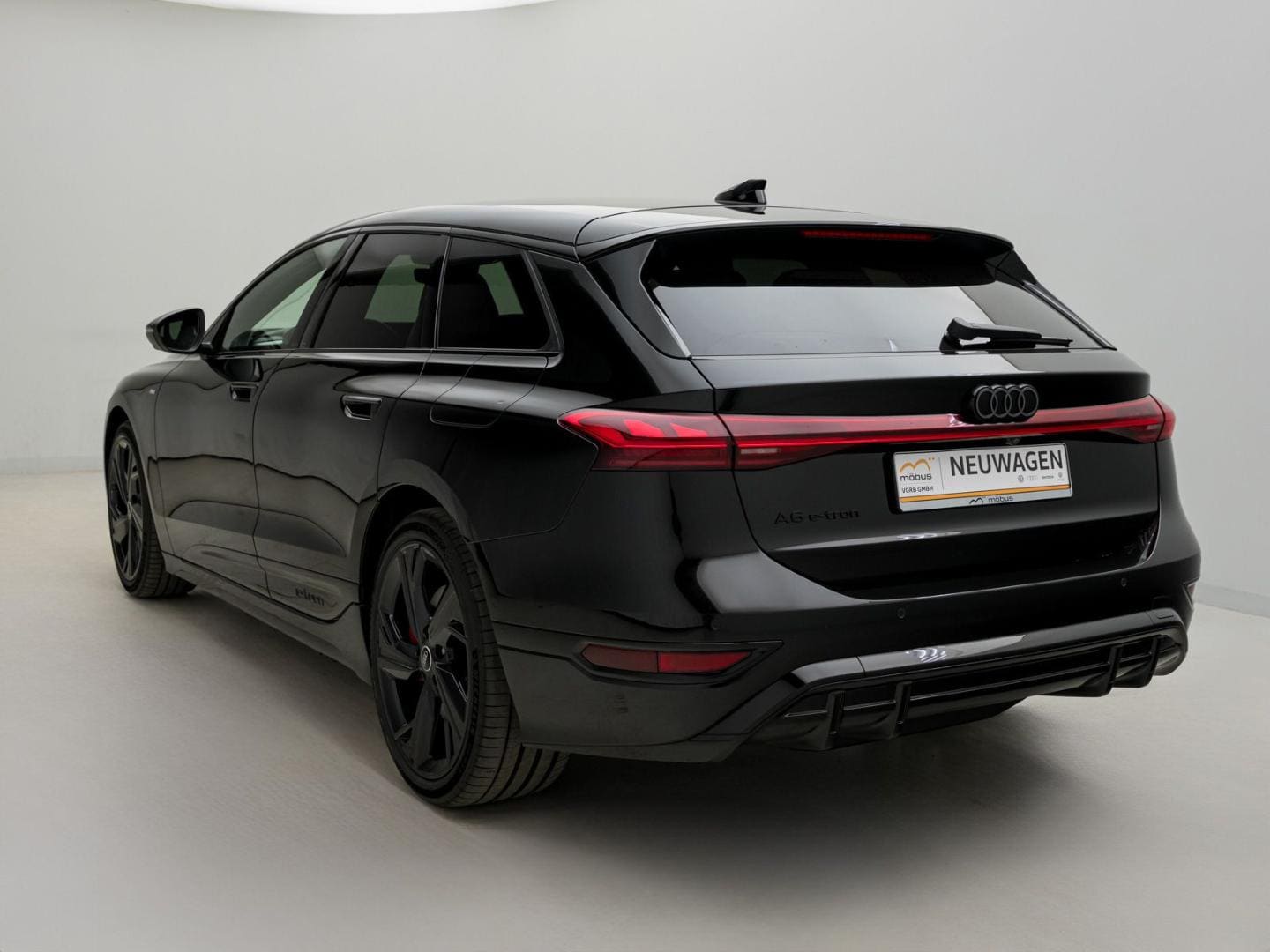 Bild über Audi A6 Avant e-tron S line business e-tron performance 270 kW - für weitere Informationen kontaktieren Sie den Audi Partner