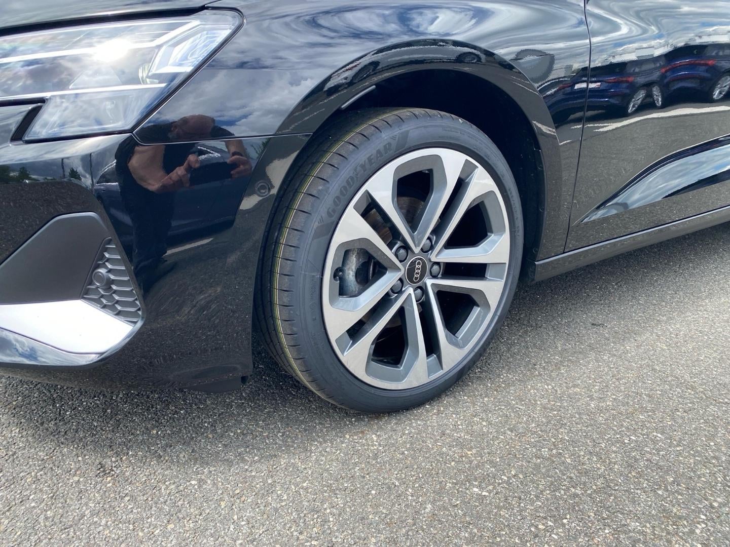 Bild über Audi A3 Limousine advanced 35 TFSI S tronic - für weitere Informationen kontaktieren Sie den Audi Partner