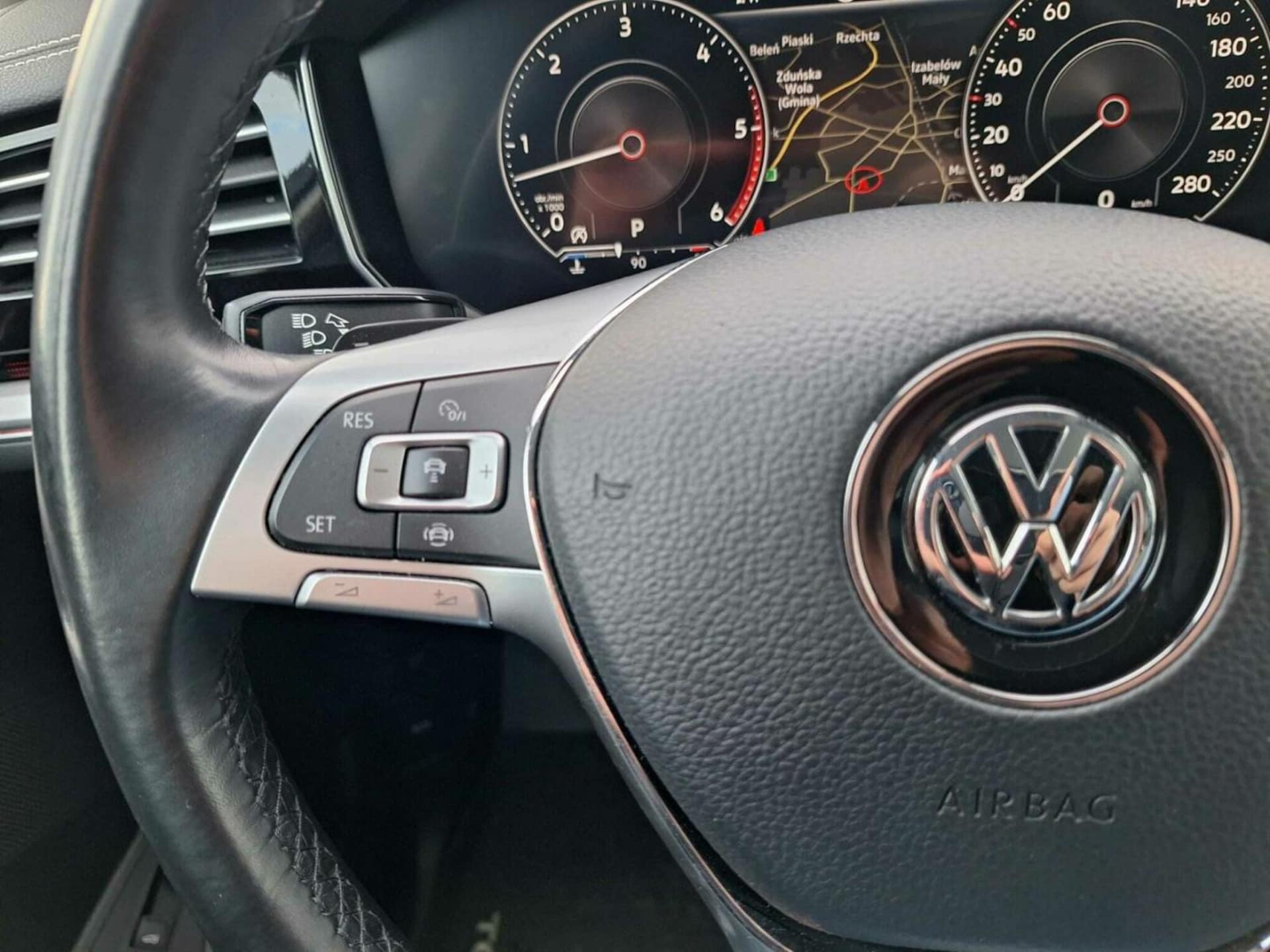 Volkswagen Touareg Model bazowy