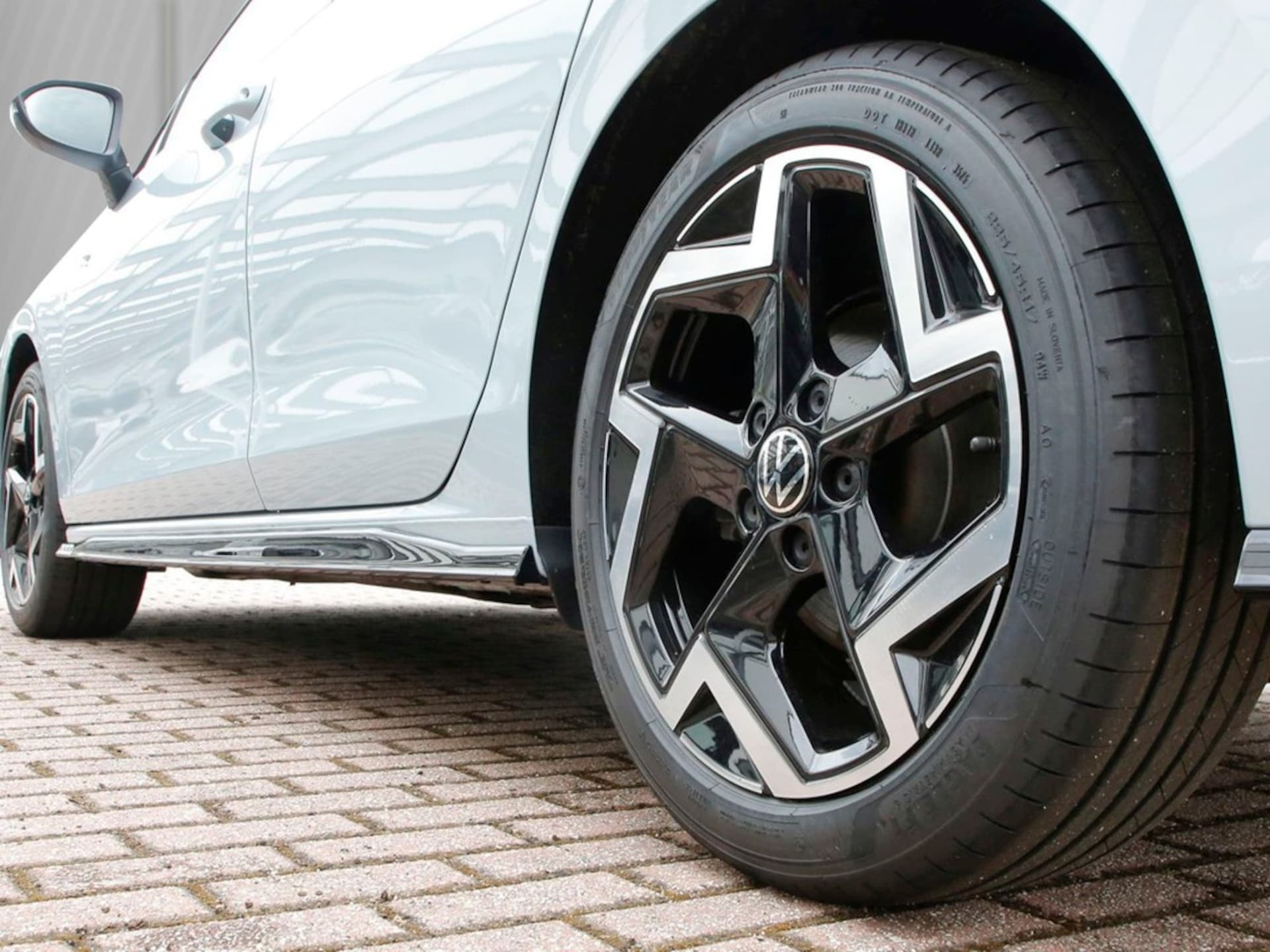 Volkswagen Golf R-Line