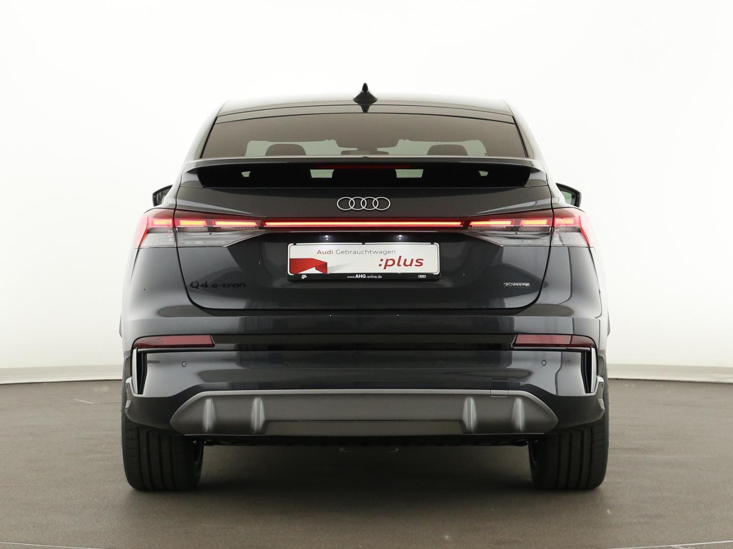 Bild über Audi Q4 Sportback e-tron e-tron quattro 220 kW - für weitere Informationen kontaktieren Sie den Audi Partner
