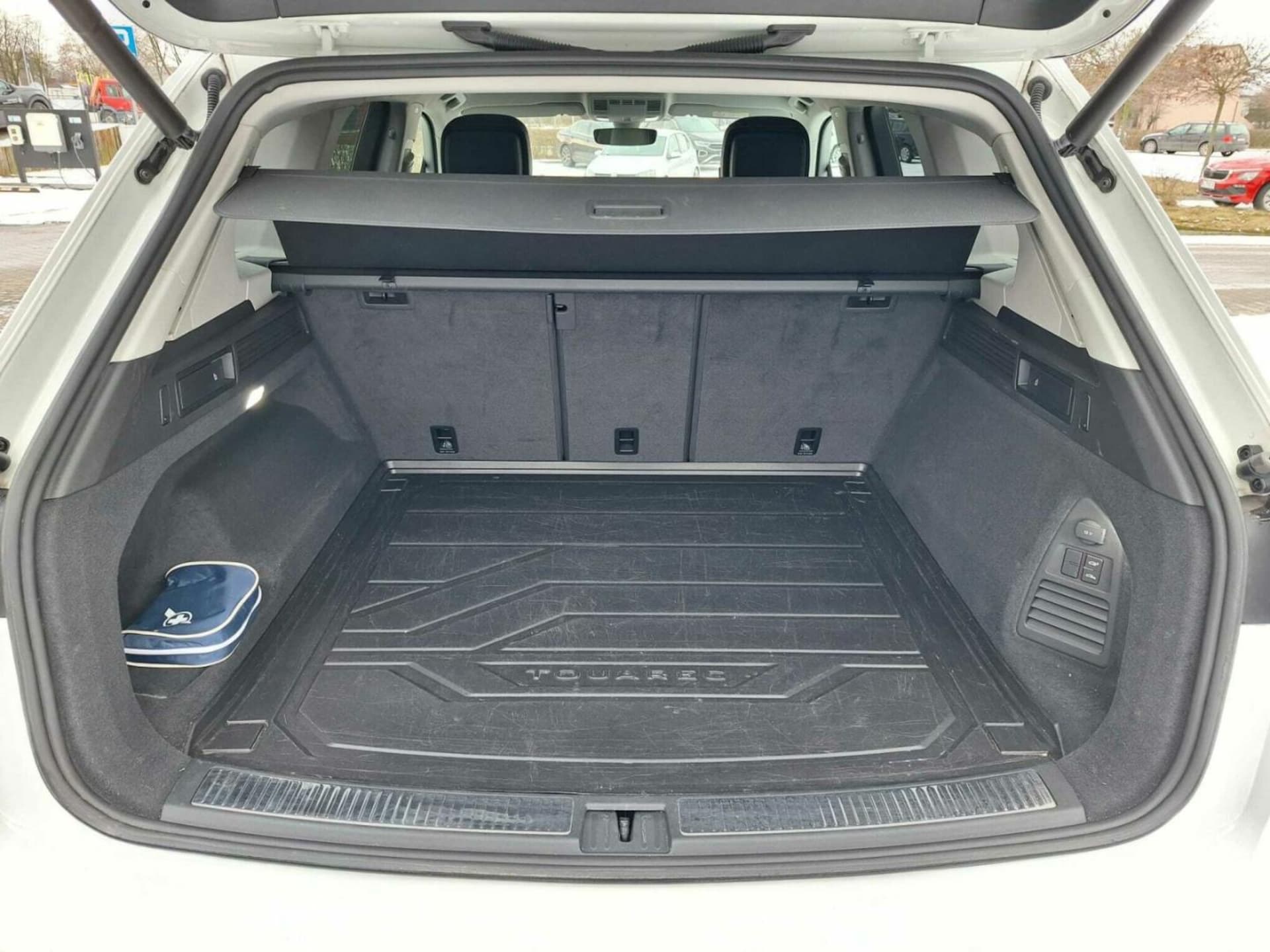 Volkswagen Touareg Model bazowy