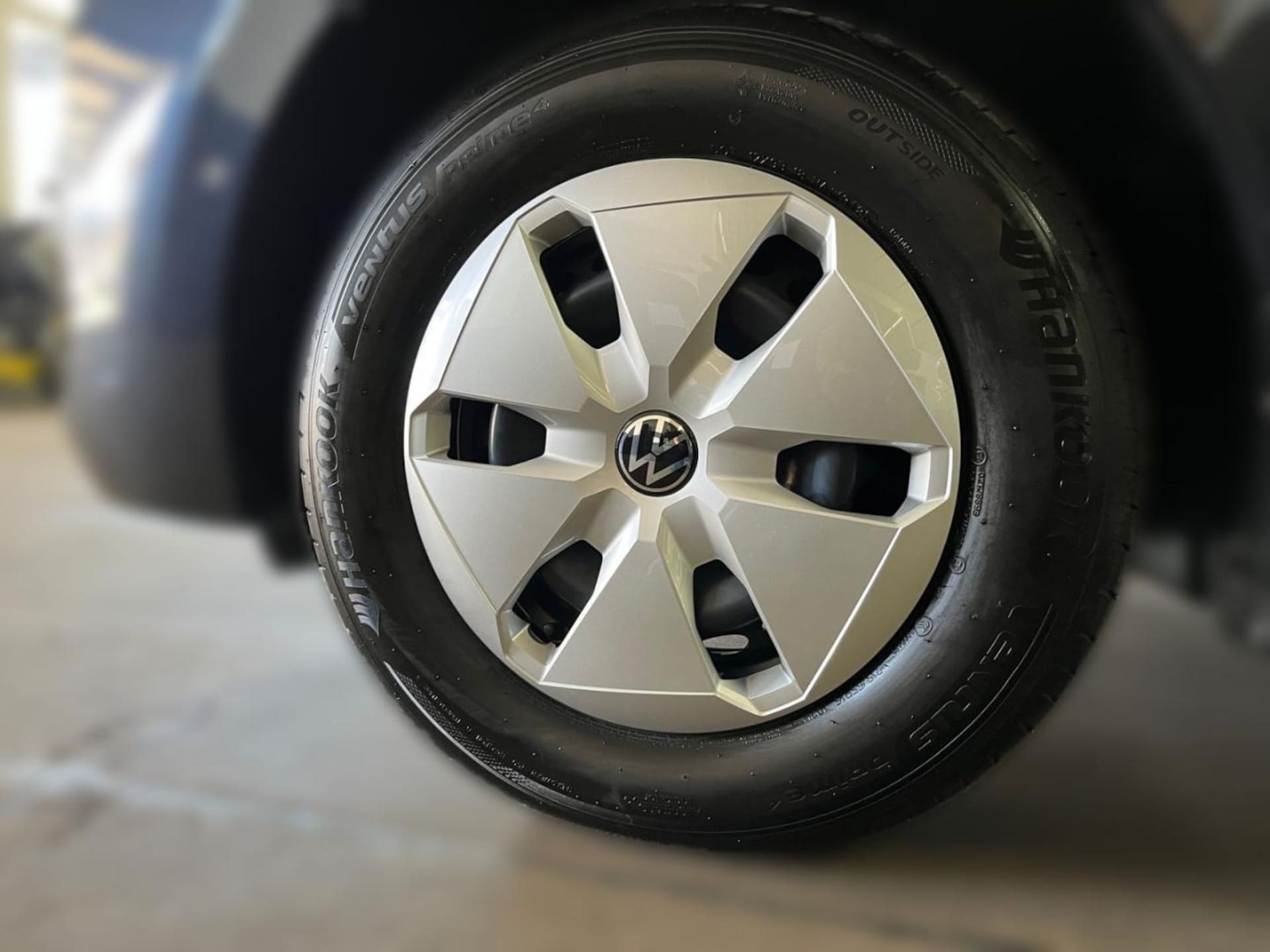 Volkswagen Multivan Langversion Basis-Modell