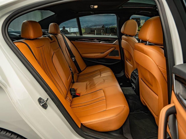 2019 BMW 5 Series 540i - Photo 40