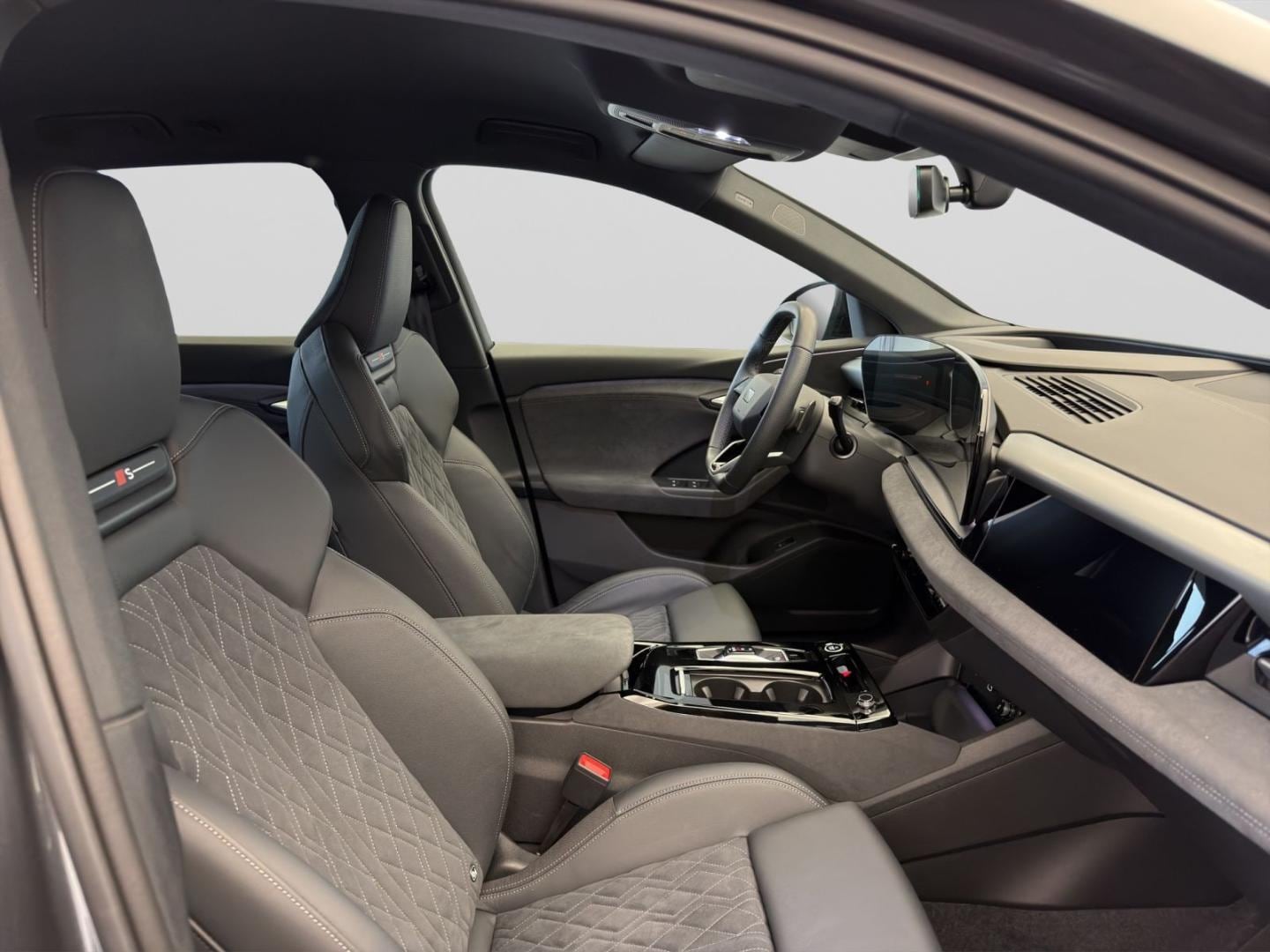 Bild über Audi Q6 SUV e-tron e-tron quattro - für weitere Informationen kontaktieren Sie den Audi Partner