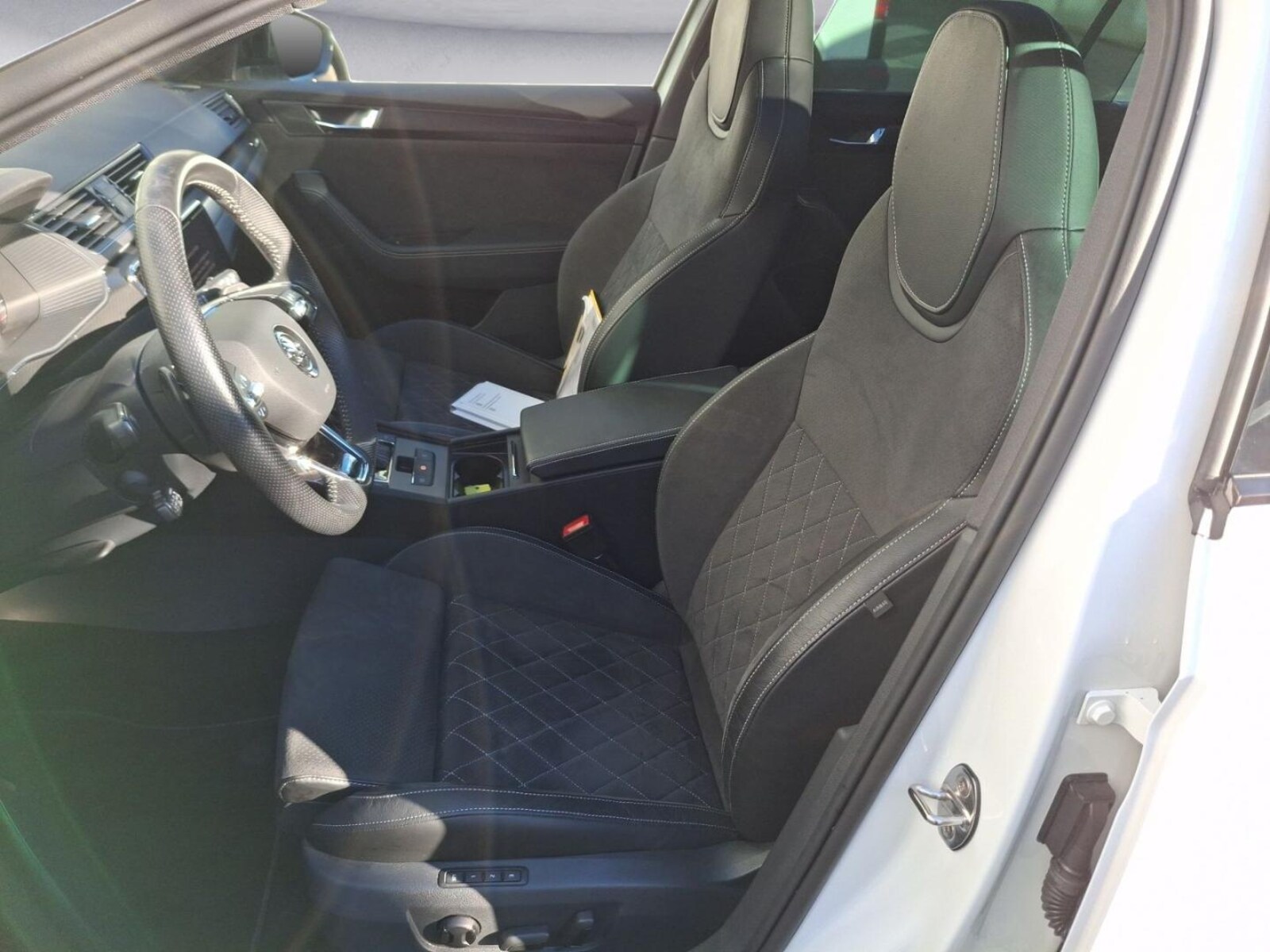 Škoda Superb Combi – Bild 10