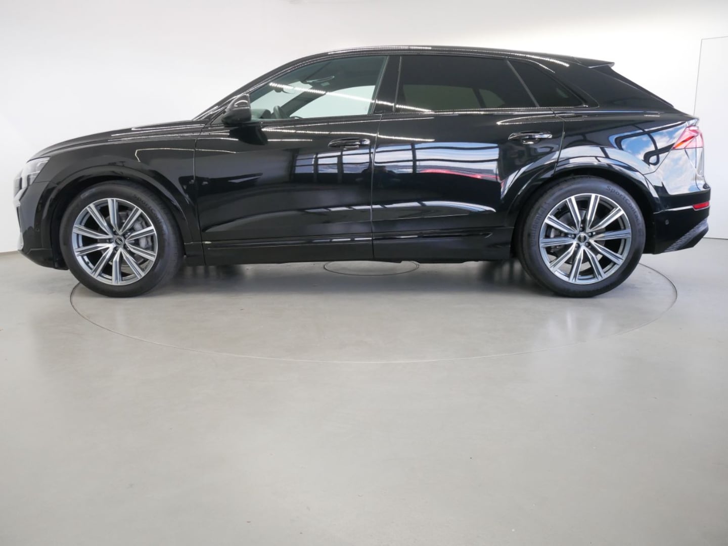 Bild über Audi Q8 SUV 50 TDI quattro tiptronic - für weitere Informationen kontaktieren Sie den Audi Partner