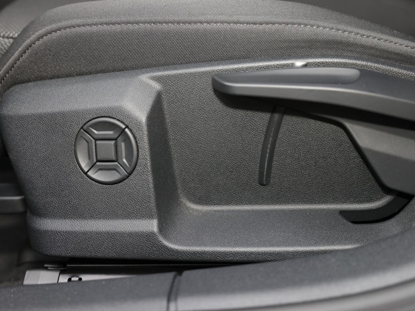 Bild über Audi A3 Sportback S line 35 TFSI S tronic - für weitere Informationen kontaktieren Sie den Audi Partner