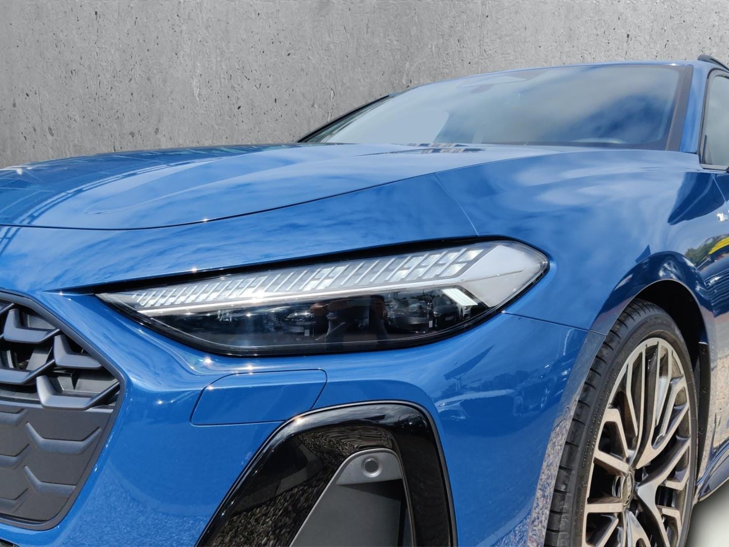 Bild über Audi A5 Avant TFSI quattro S tronic - für weitere Informationen kontaktieren Sie den Audi Partner