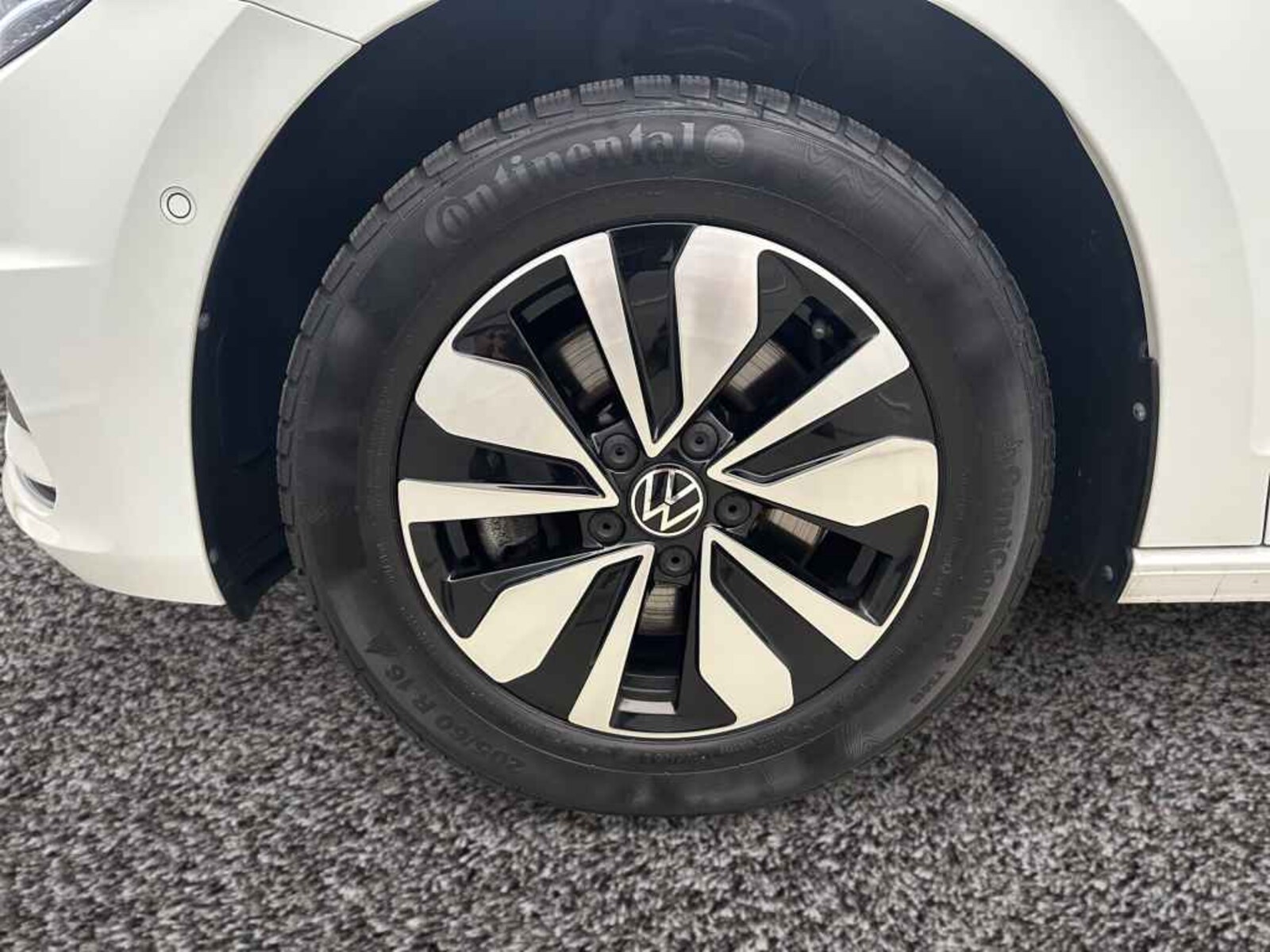 Volkswagen Touran – Bild 6