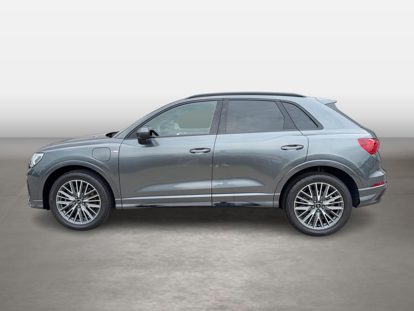 Image about Audi Q3 TFSI e S line 45 TFSI e S tronic