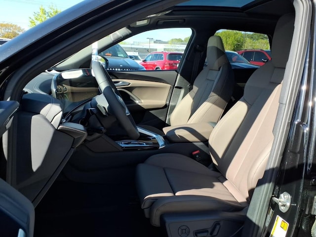 2025 Audi Q5 Premium Plus - Photo 11