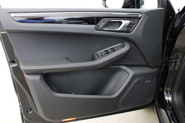 2025 Porsche Macan Base - Photo 22
