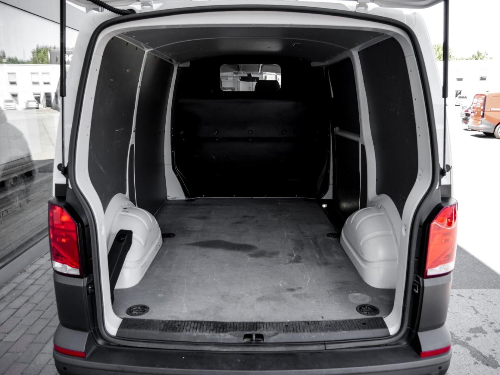 Volkswagen T6.1 Transporter Kasten kurzer Radstand