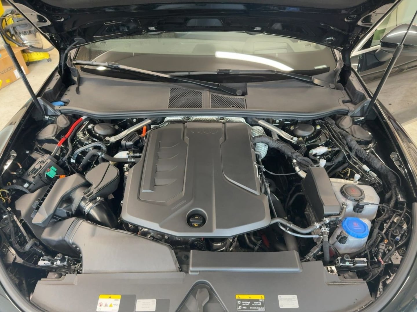Bild über Audi A6 Avant e-hybrid e-hybrid quattro 220 kW S tronic - für weitere Informationen kontaktieren Sie den Audi Partner