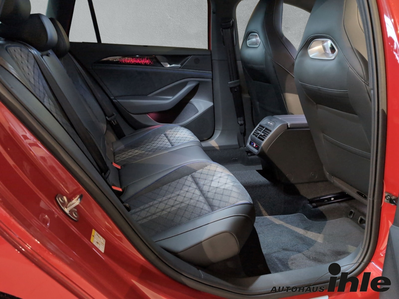 Volkswagen Passat – Bild 9