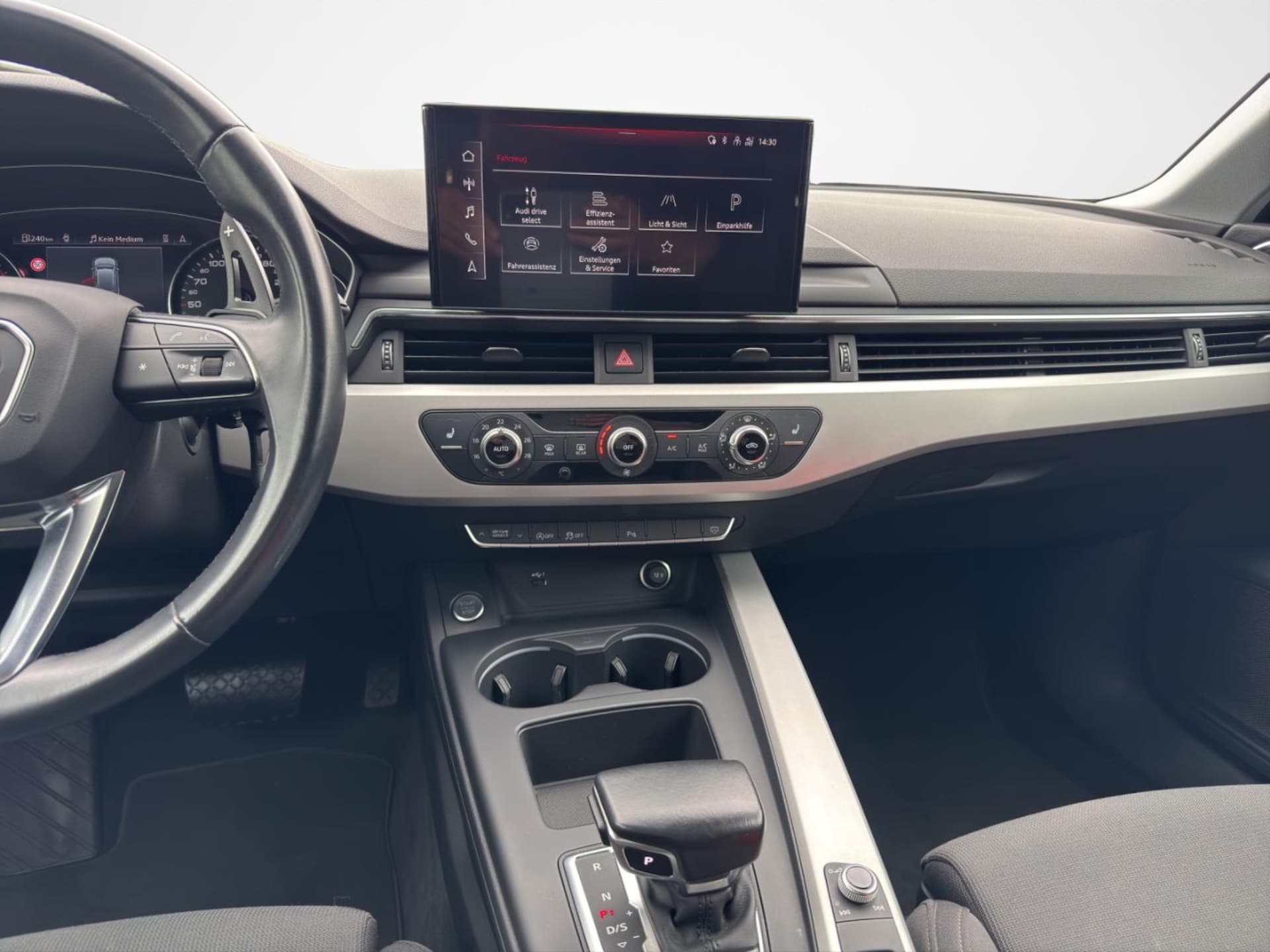 Audi A4 Avant S line