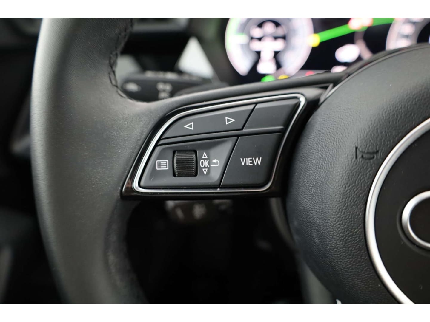 Bild über Audi A3 Sportback TFSI e S line 40 TFSI e S tronic - für weitere Informationen kontaktieren Sie den Audi Partner