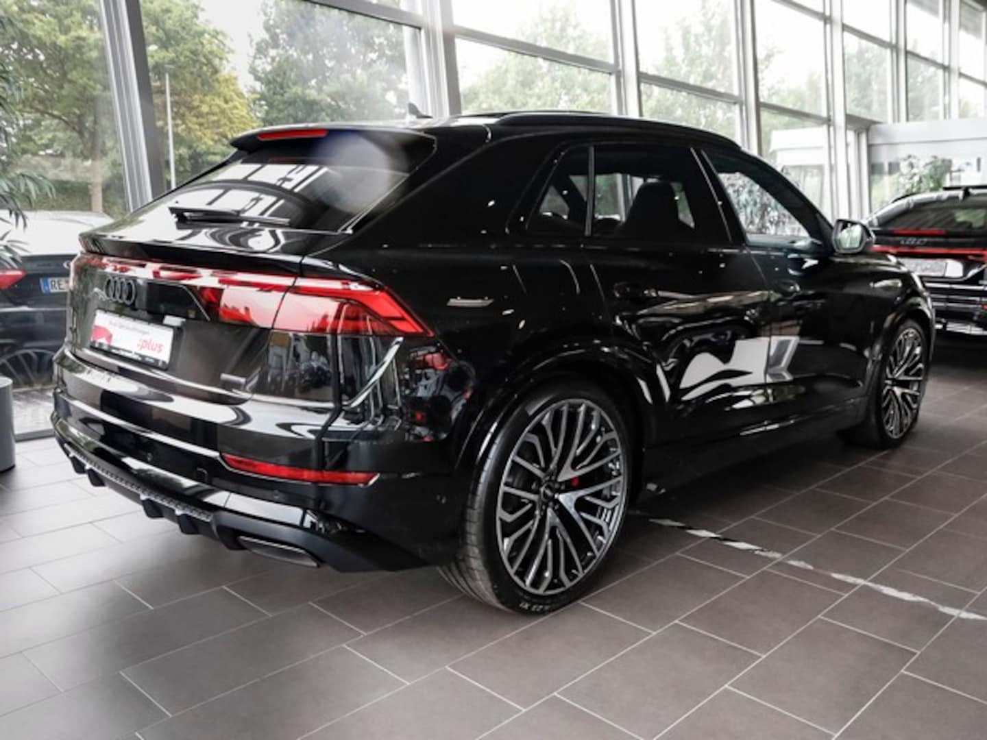 Bild über Audi Q8 SUV S line business TDI quattro 210 kW tiptronic - für weitere Informationen kontaktieren Sie den Audi Partner