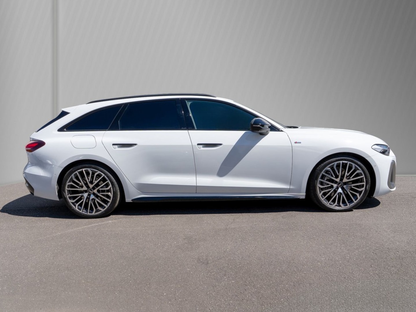 Bild über Audi A5 Avant TDI 150 kW S tronic - für weitere Informationen kontaktieren Sie den Audi Partner