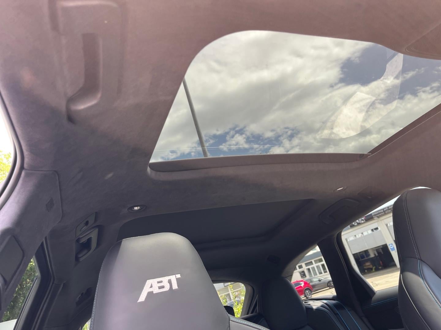 Bild über Audi RS 6 Avant TFSI quattro tiptronic - für weitere Informationen kontaktieren Sie den Audi Partner