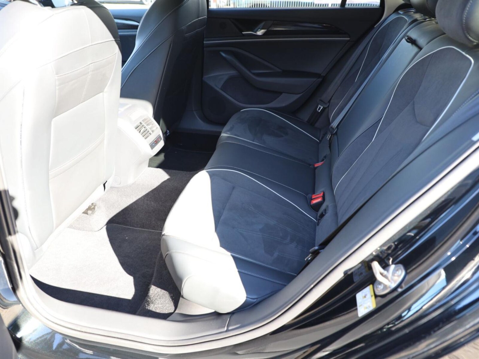 Volkswagen Passat – Bild 18
