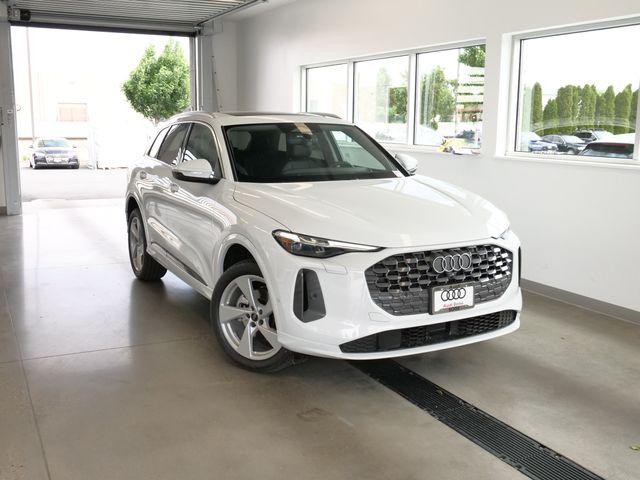 2026 Audi Q5 Premium Plus quattro's photo