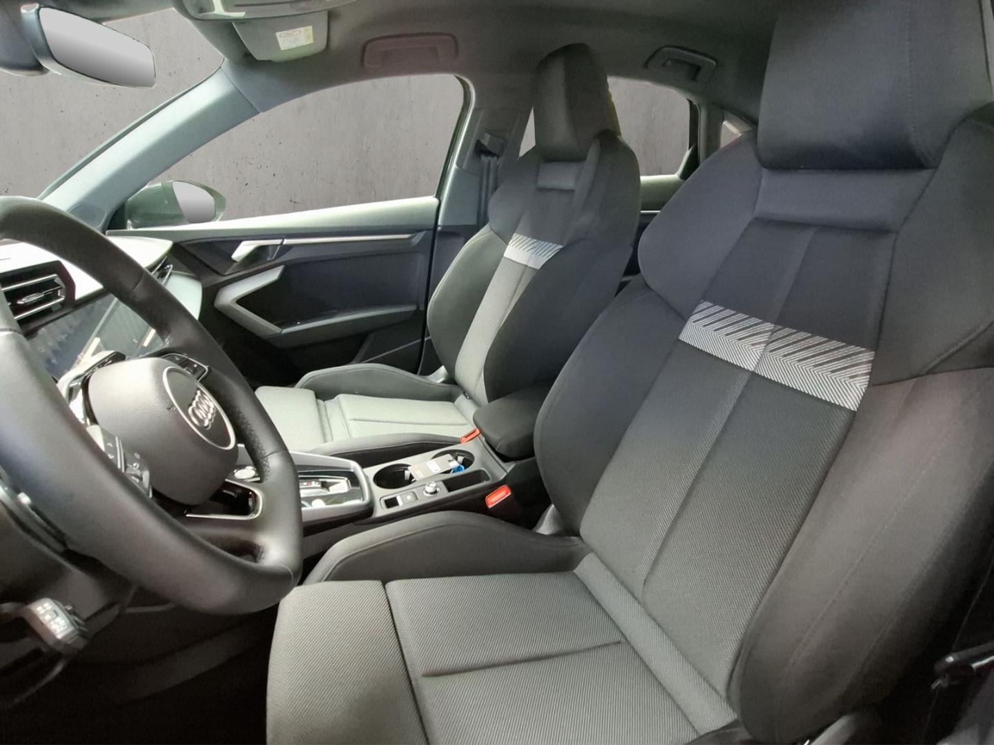Bild über Audi A3 Limousine S line 30 TFSI S tronic - für weitere Informationen kontaktieren Sie den Audi Partner