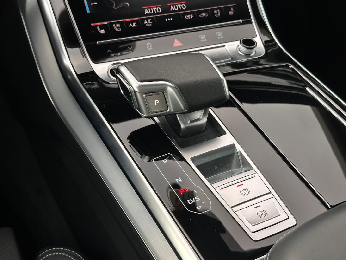 Bild über Audi Q8 SUV 55 TFSI quattro tiptronic - für weitere Informationen kontaktieren Sie den Audi Partner