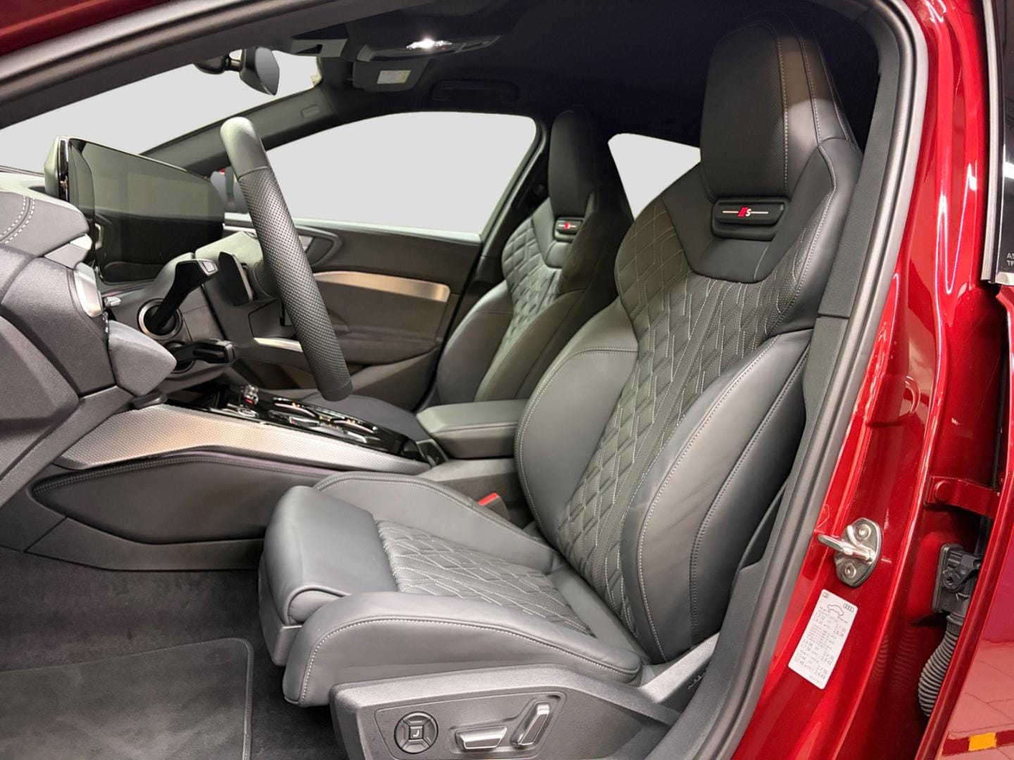 Bild über Audi A5 Avant TFSI S tronic - für weitere Informationen kontaktieren Sie den Audi Partner