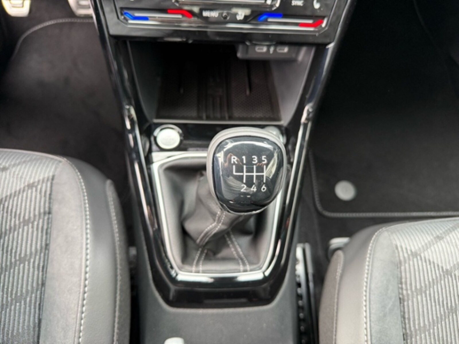 Volkswagen T-Cross – Bild 10