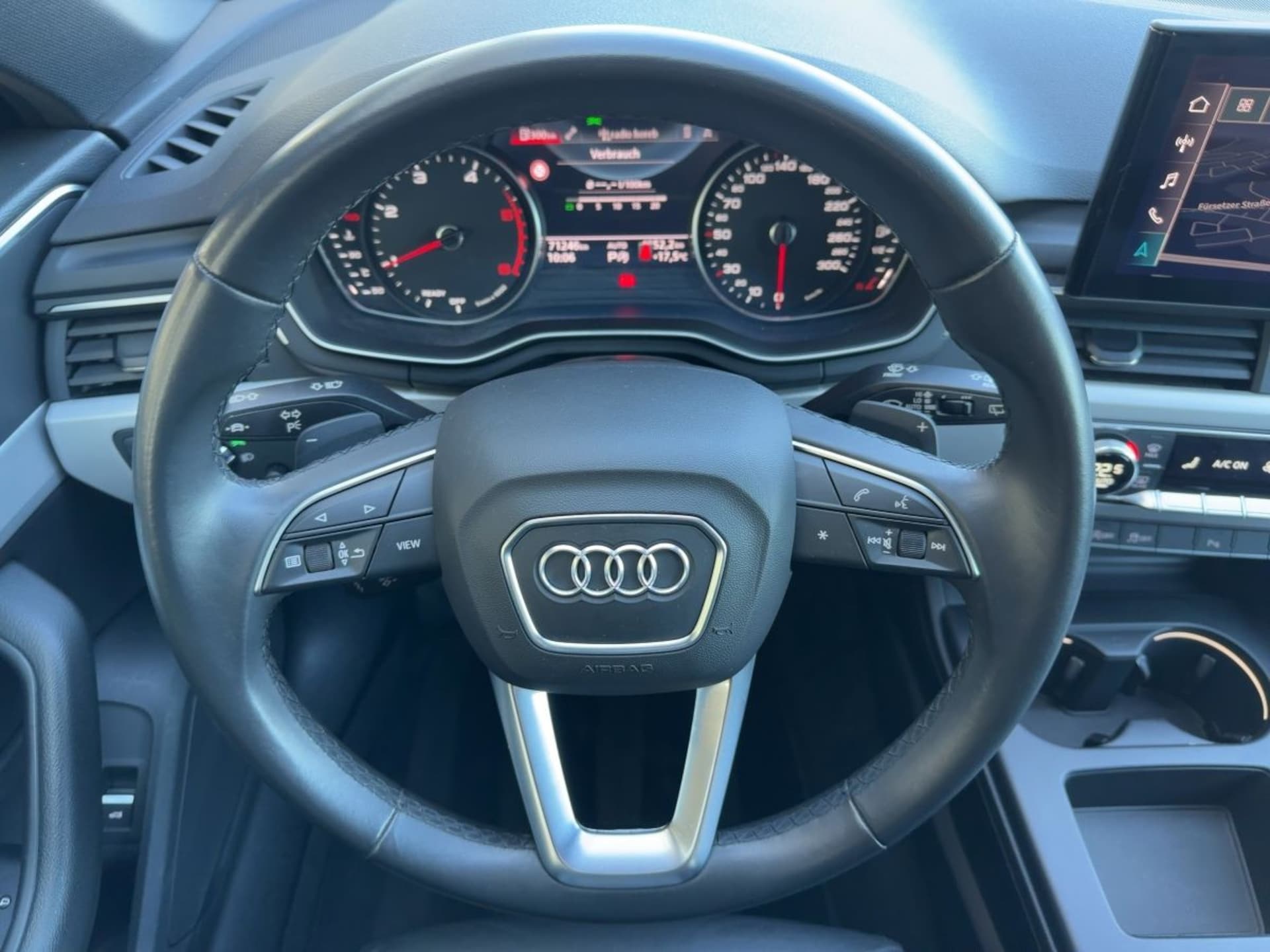 Audi A4 Avant S line
