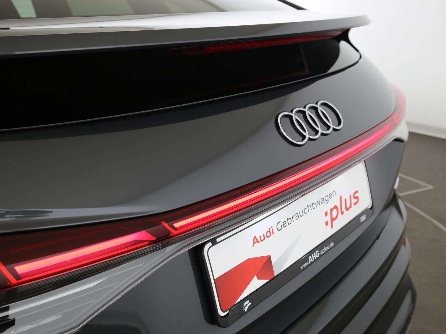 Bild über Audi Q4 Sportback e-tron e-tron quattro 220 kW - für weitere Informationen kontaktieren Sie den Audi Partner